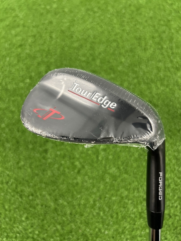 Tour Edge Forged Gap Wedge / 52 Degree / R-Flex Dynamic Gold 105 Steel Shaft