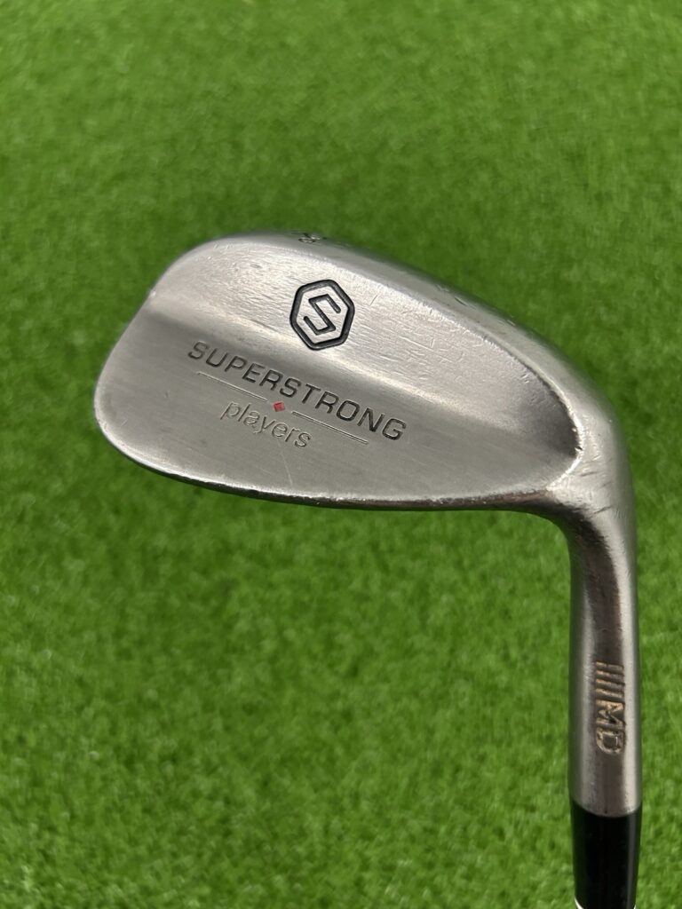 MD Superstrong Gap Wedge / 52 Degree / R-Flex Dynamic Gold R300 Steel Shaft