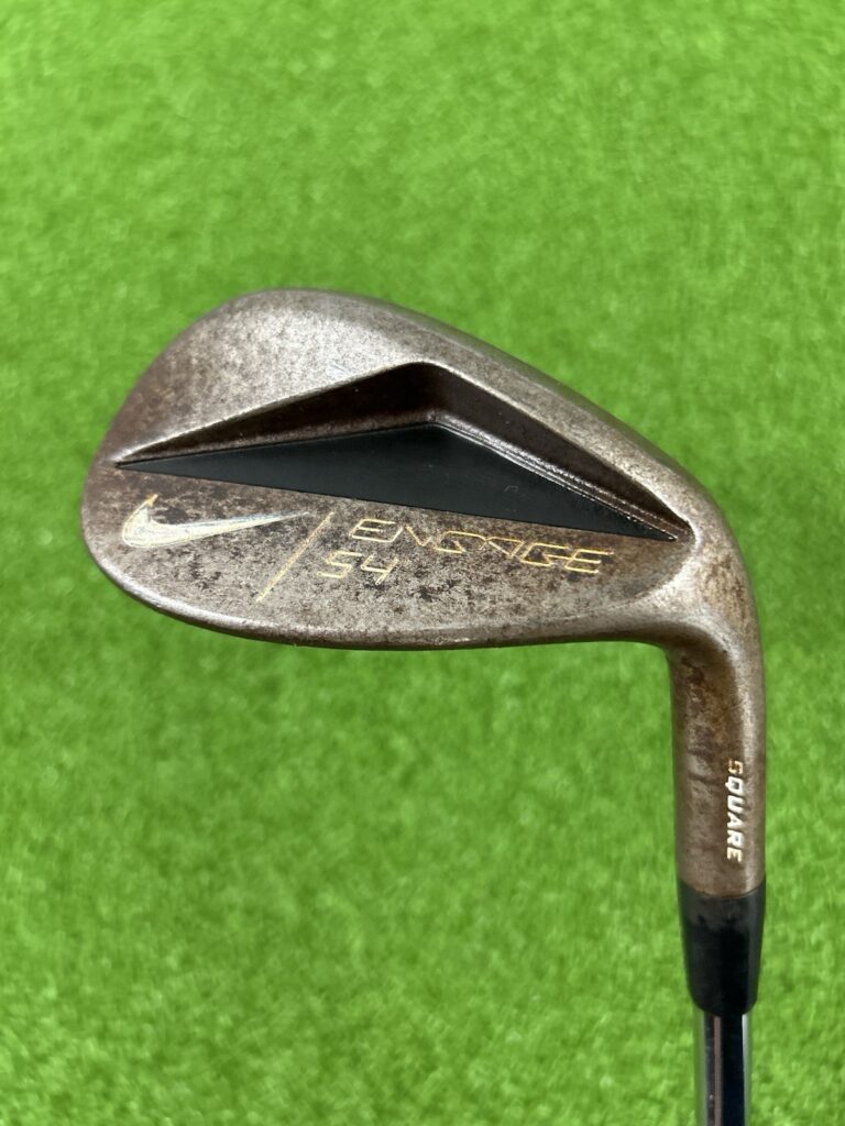 Nike Engage Square Sand Wedge / 54 Degree / Wedge Flex Dynamic Gold Steel Shaft