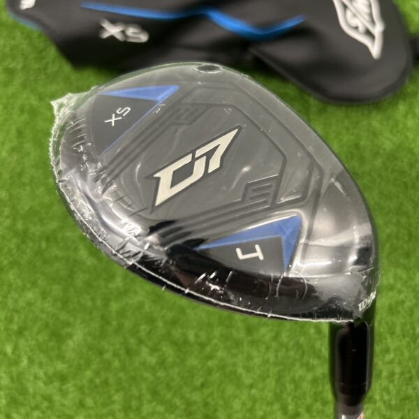 Wilson Staff D7 XS #4 Hybrid / 22 Degree / Regular Flex Helium Graphite Shaft