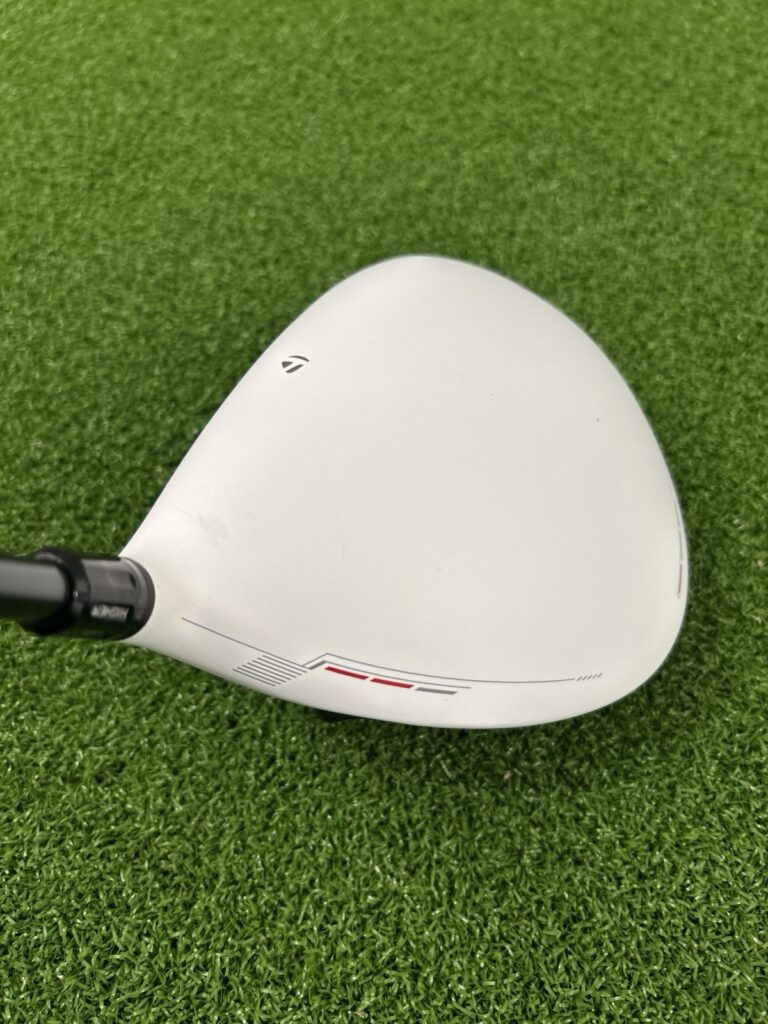 Used TaylorMade R11 Driver – 10.5 Degree, Regular Flex Fujikura Motore 55 Graphite Shaft
